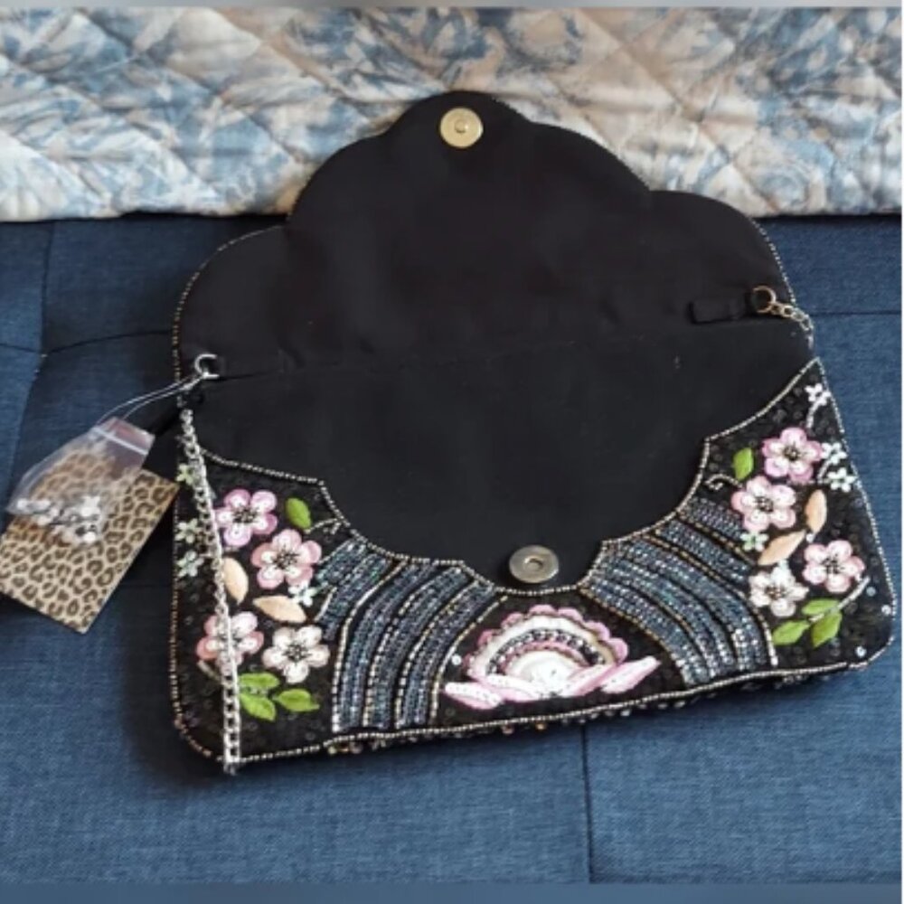 CLEMENTS RIBEIRO BEADED BLACK Flower Sequence Crossbody - Picture 6 of 8